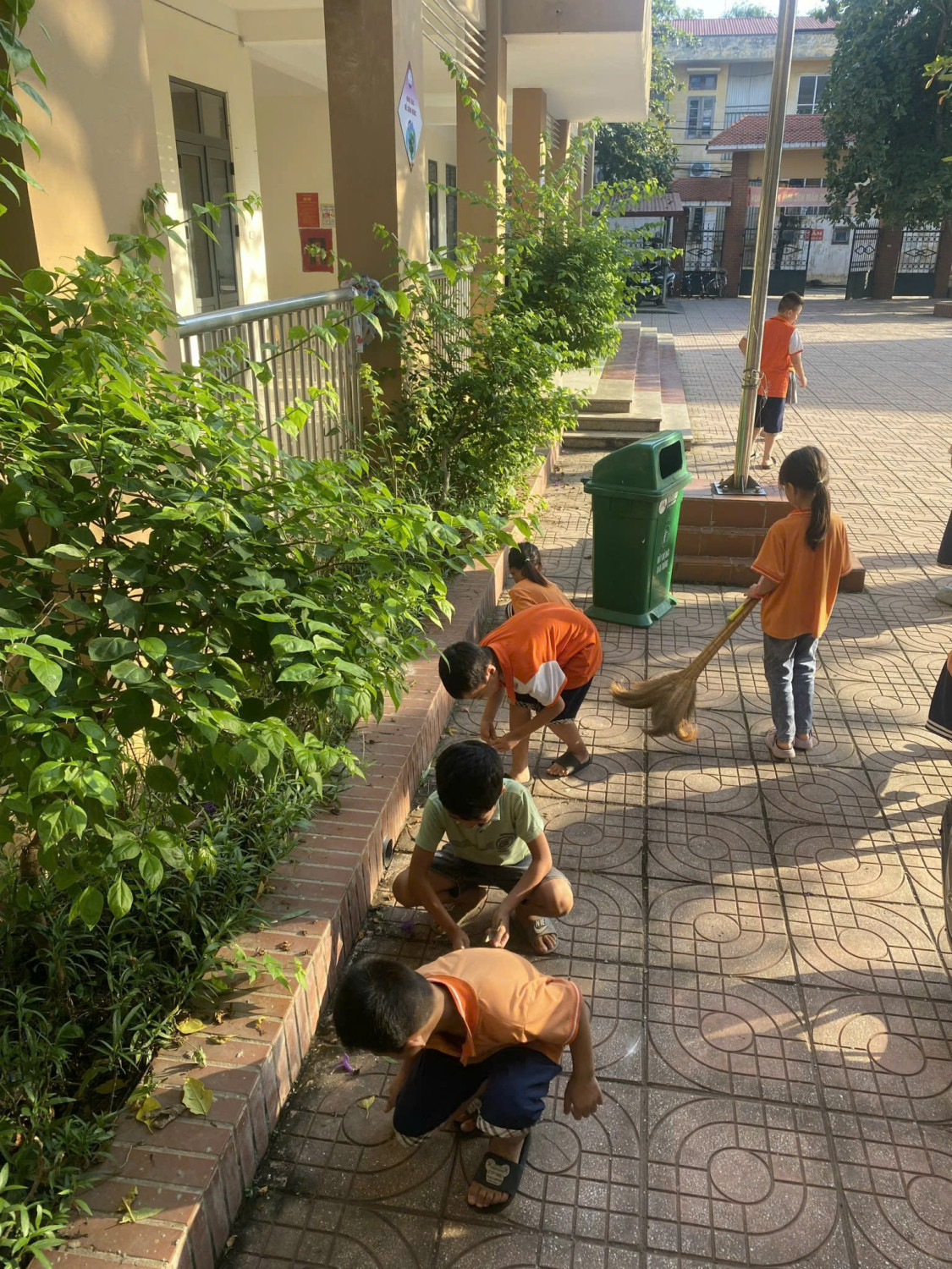 TUYÊN TRUYỀN PHÒNG CHỐNG DỊCH SỐT XUẤT HUYẾT TRONG TRƯỜNG HỌC